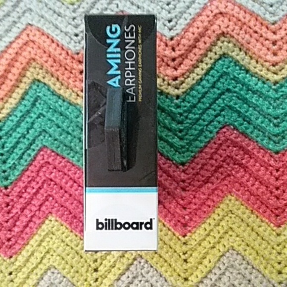 billboard Gaming Earphones with Mic Green NIB - Picture 3 of 4